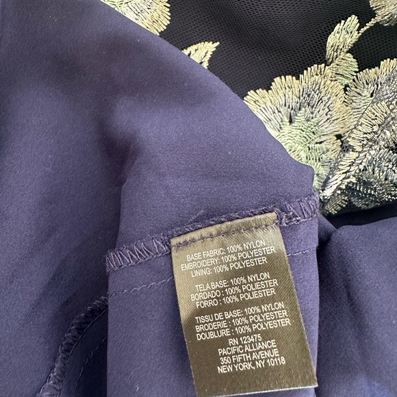 Elegant Tahari Dress - Picture 7 of 7